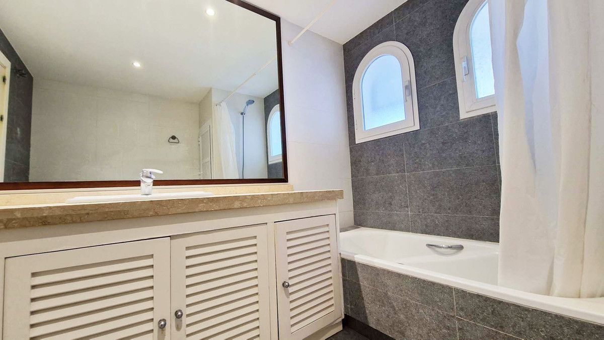 Apartment for sale in Benalmadena