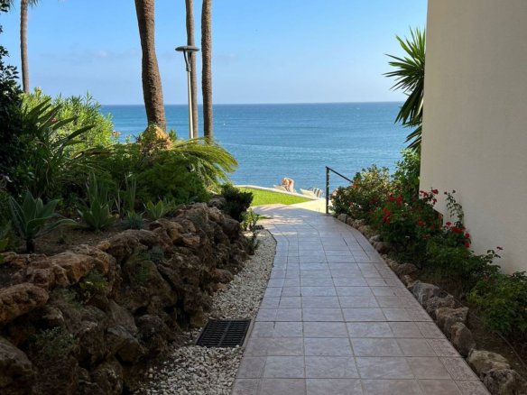 Apartment for sale in Estepona