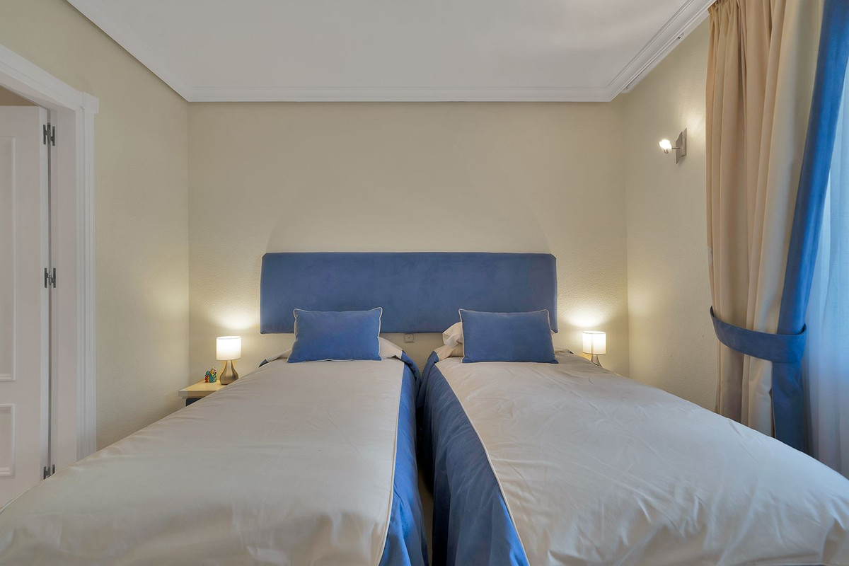 Apartment for sale in Estepona