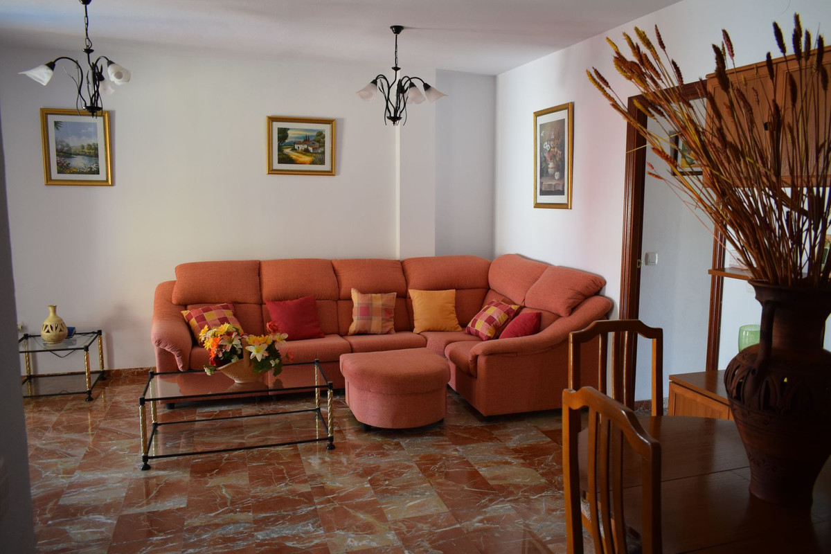 Apartment-in-Estepona-Ref-R5119126 Apartment for sale in Estepona