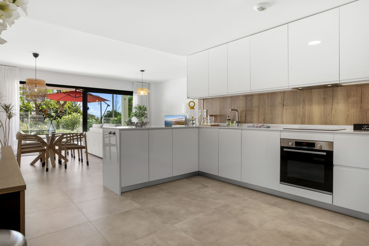 Apartment for sale in Estepona