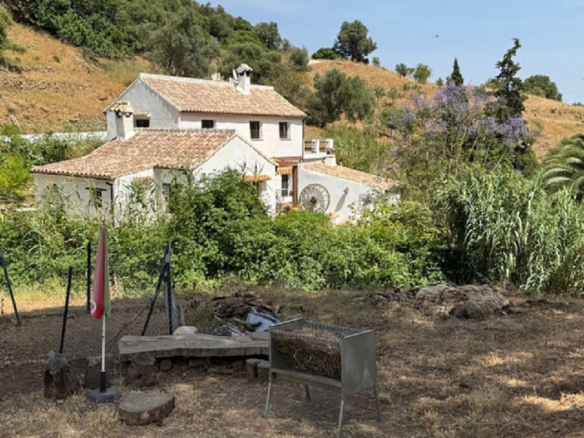 Finca for sale in Casares