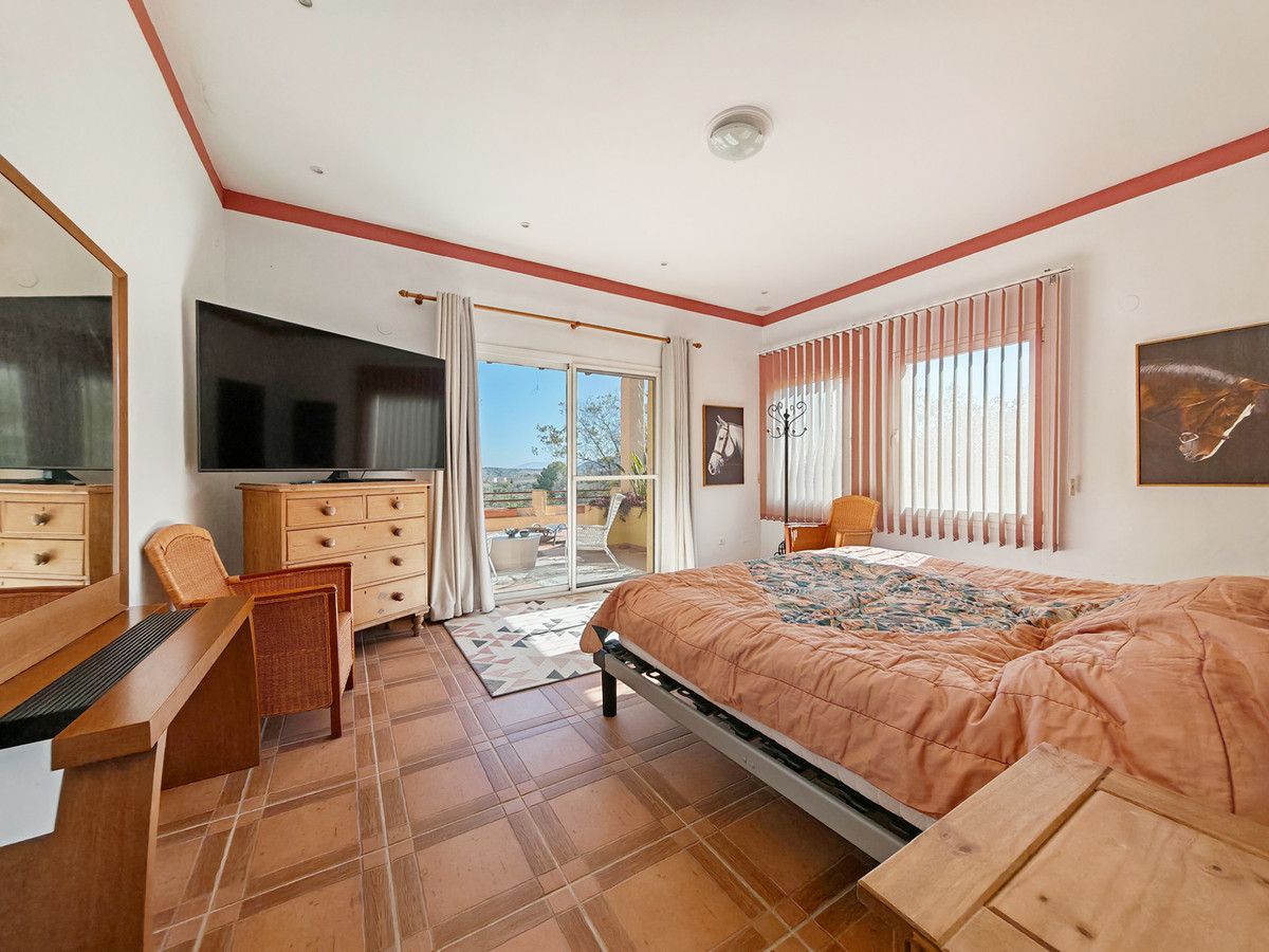 Finca for sale in Coín