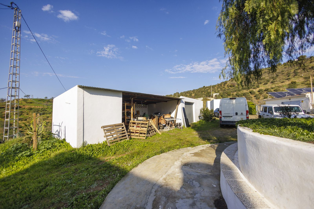 Finca for sale in Pizarra