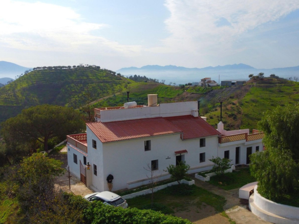 Finca for sale in Pizarra