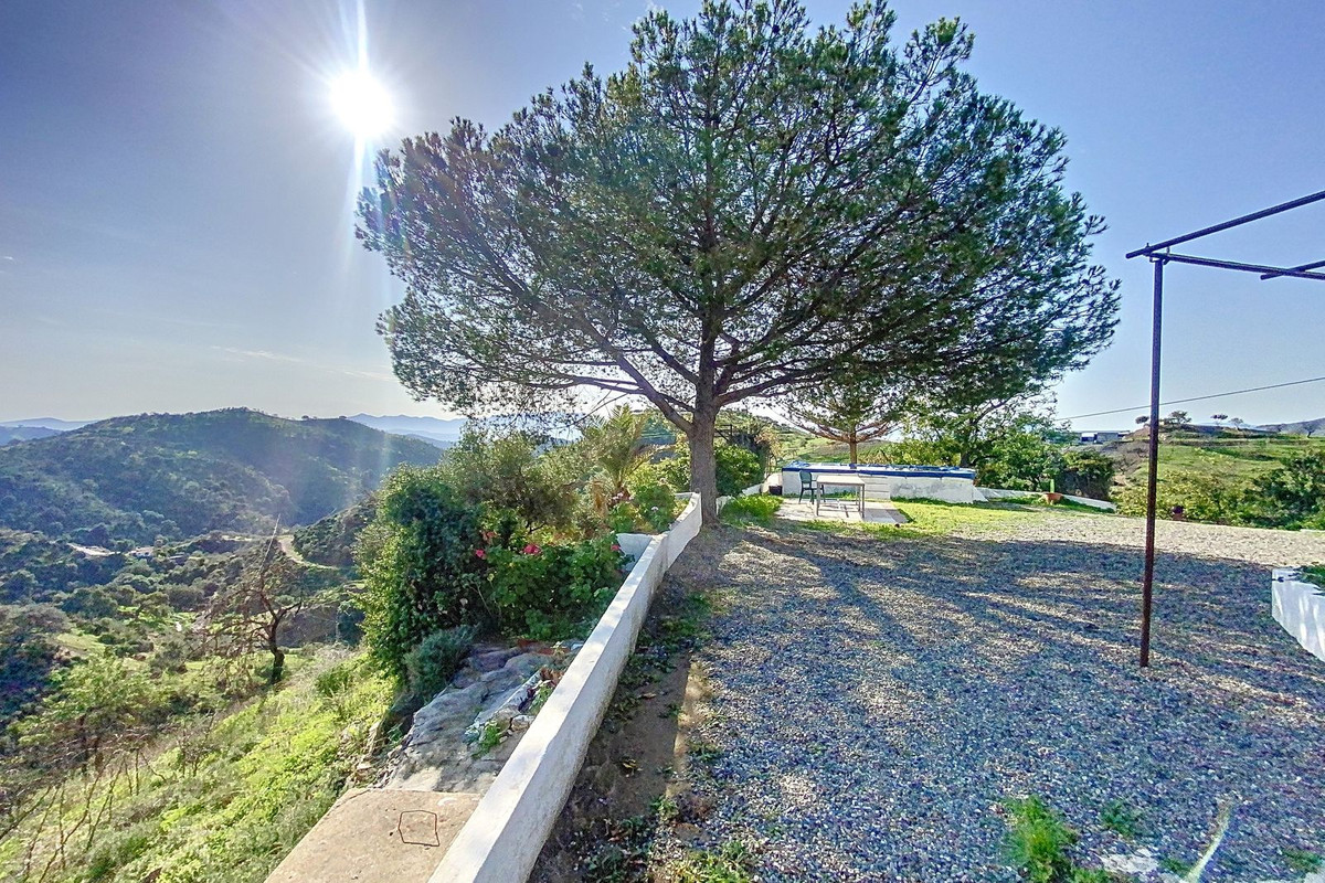 Finca for sale in Pizarra