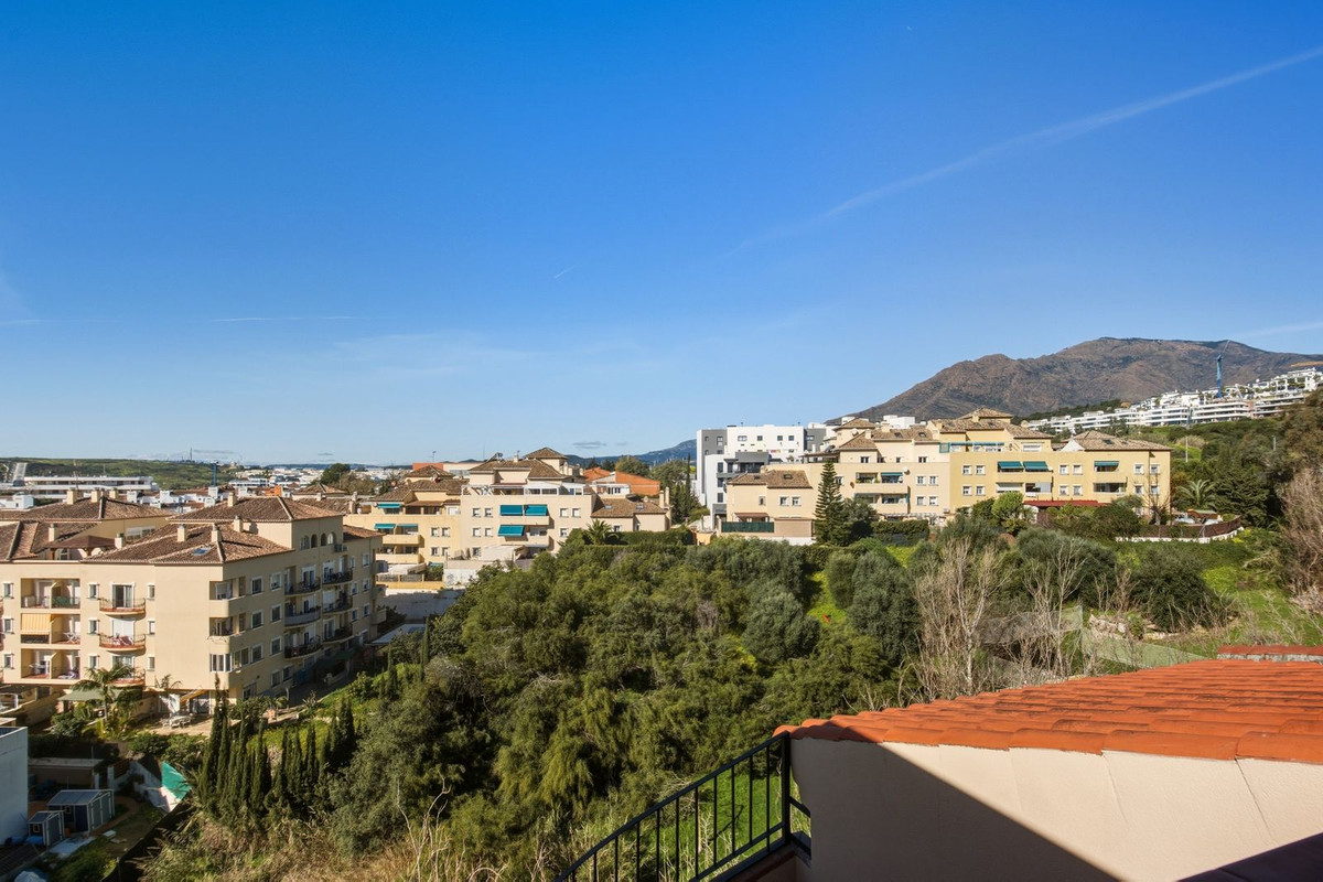 Penthouse for sale in Estepona