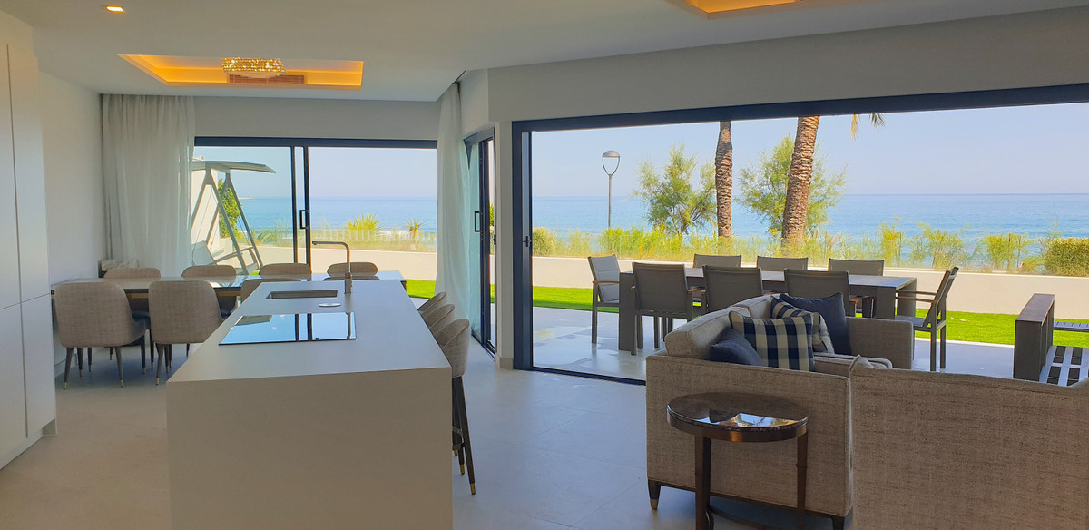 Townhouse for sale in Estepona