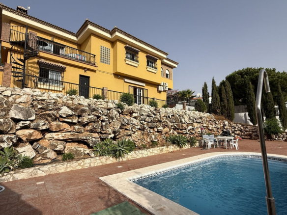 Villa for sale in Alhaurín de la Torre