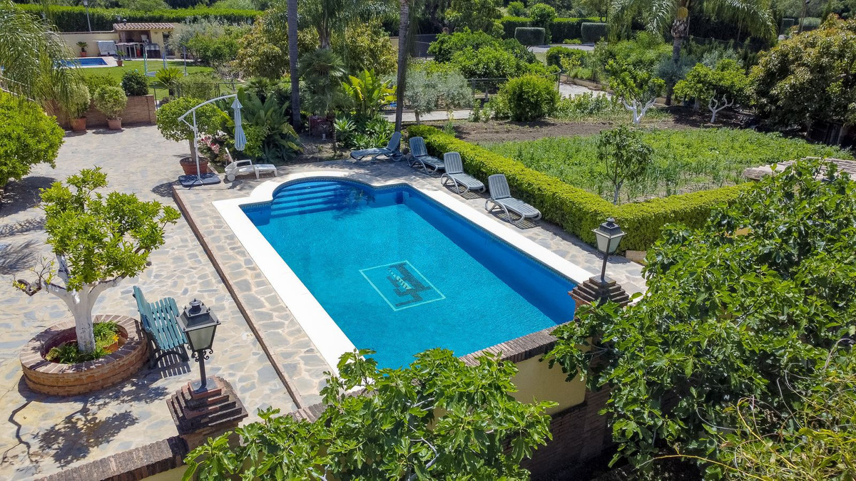 Villa for sale in Benahavís