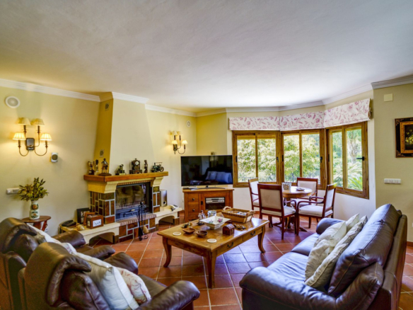 Villa for sale in Benahavís