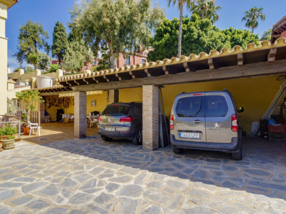 Villa for sale in Benahavís