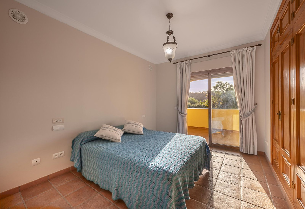 Villa for sale in Benahavís