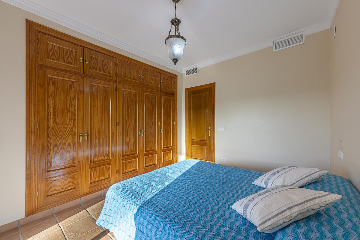 Villa for sale in Benahavís