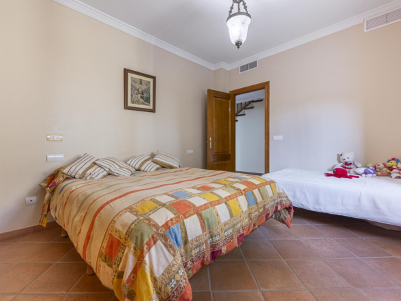 Villa for sale in Benahavís