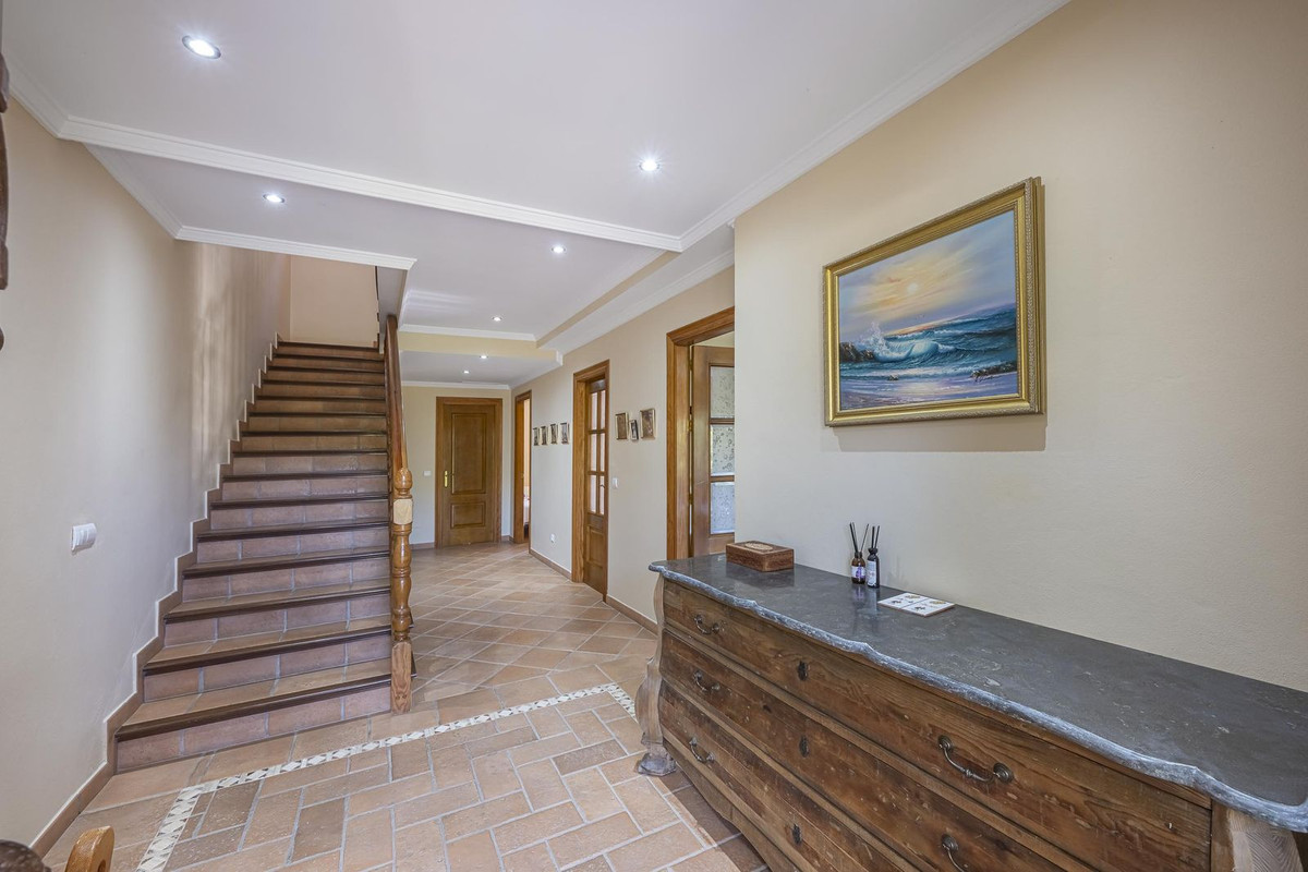 Villa for sale in Benahavís