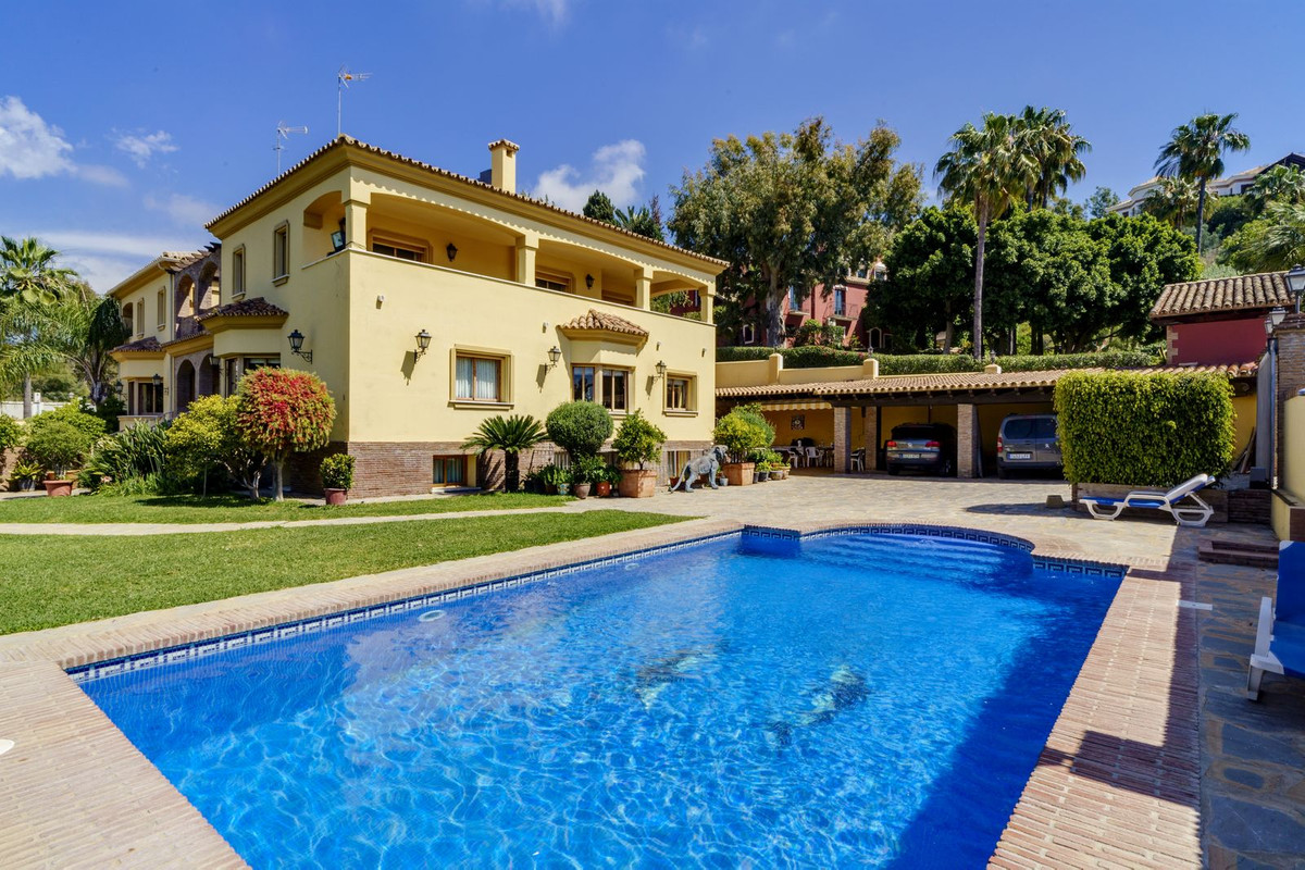 Villa-in-Benahavis-Ref-R5109355 Villa for sale in Benahavís