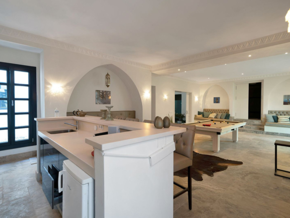 Villa for sale in Benahavís