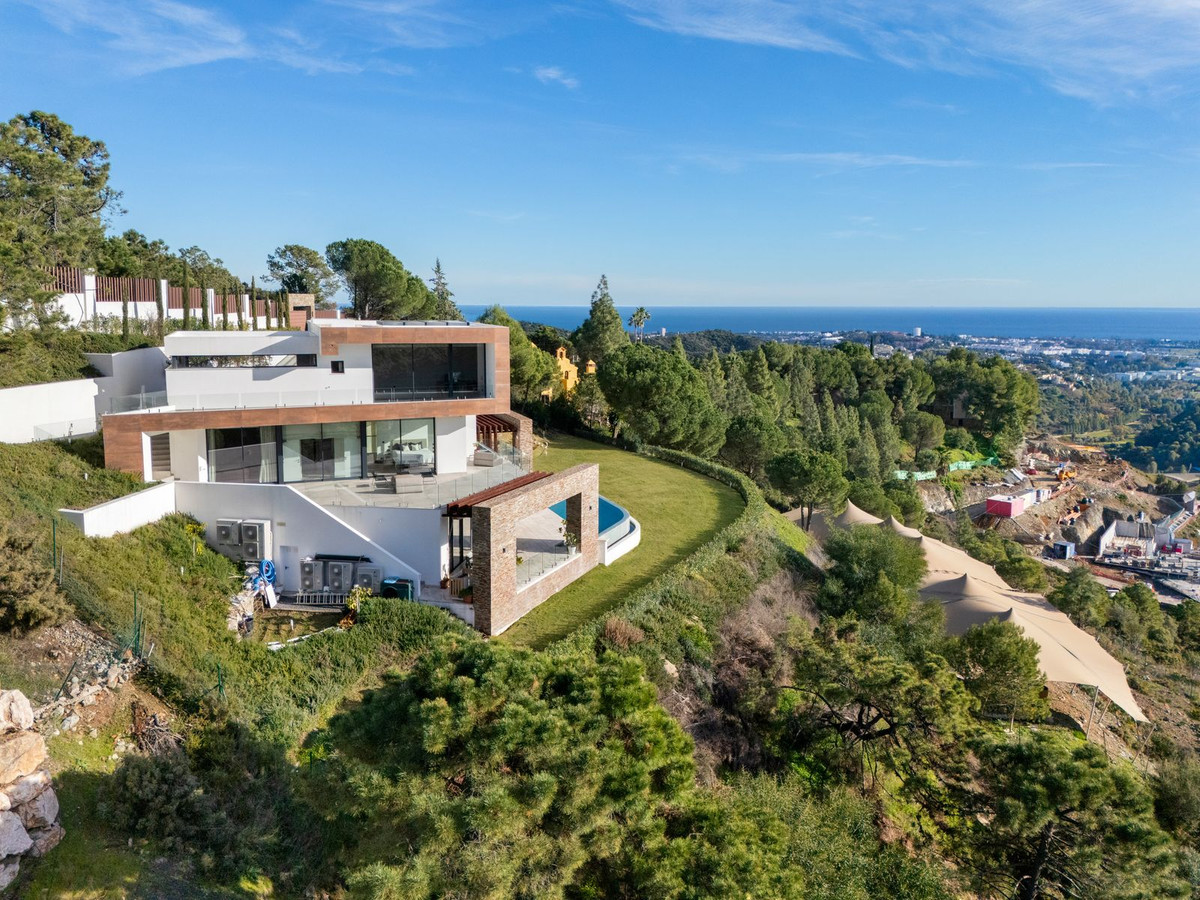 Villa for sale in Benahavís