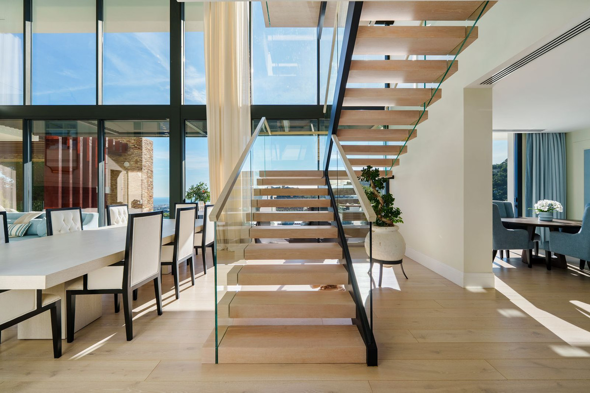 Villa for sale in Benahavís