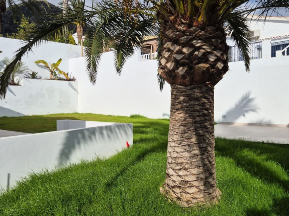 Villa for sale in Benalmadena