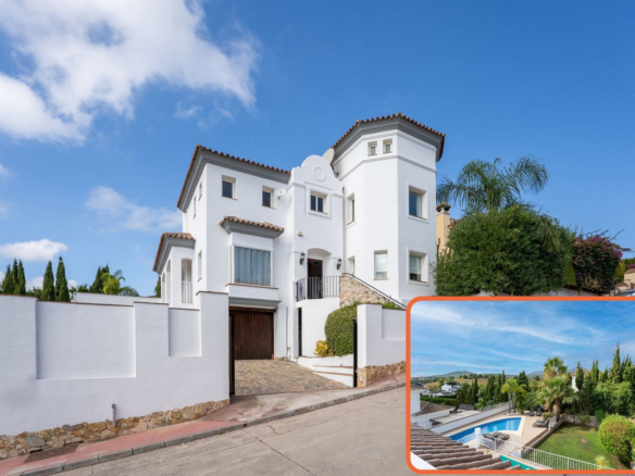 Villa for sale in Coín