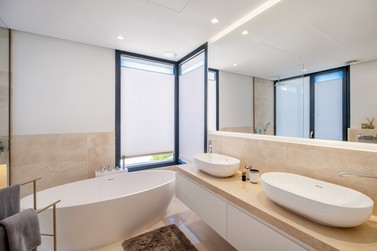 Villa for sale in Estepona