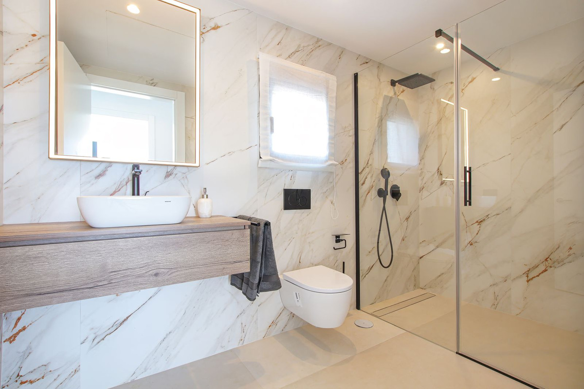 Villa for sale in Estepona