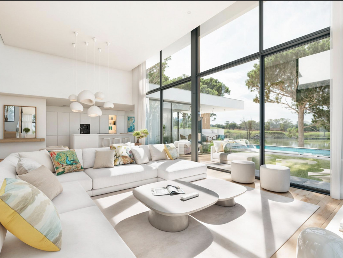 Villa for sale in Estepona