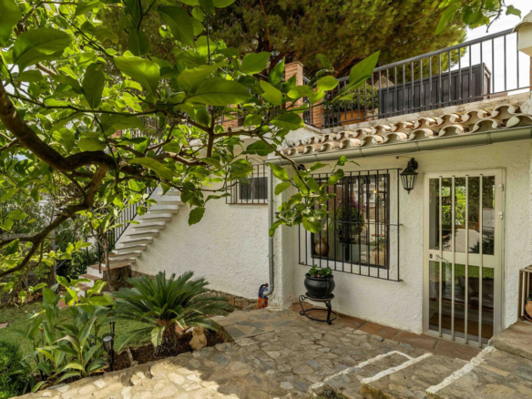 Villa for sale in Fuengirola