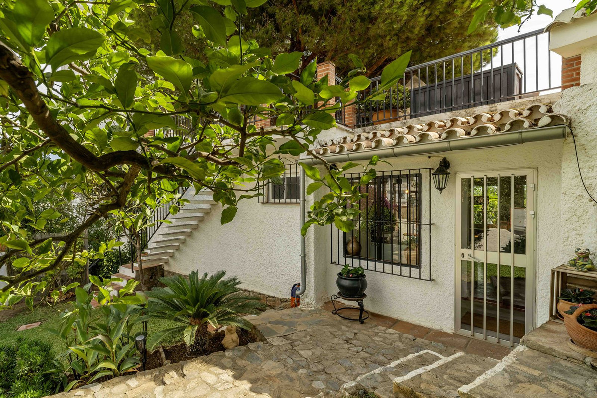 Villa for sale in Fuengirola