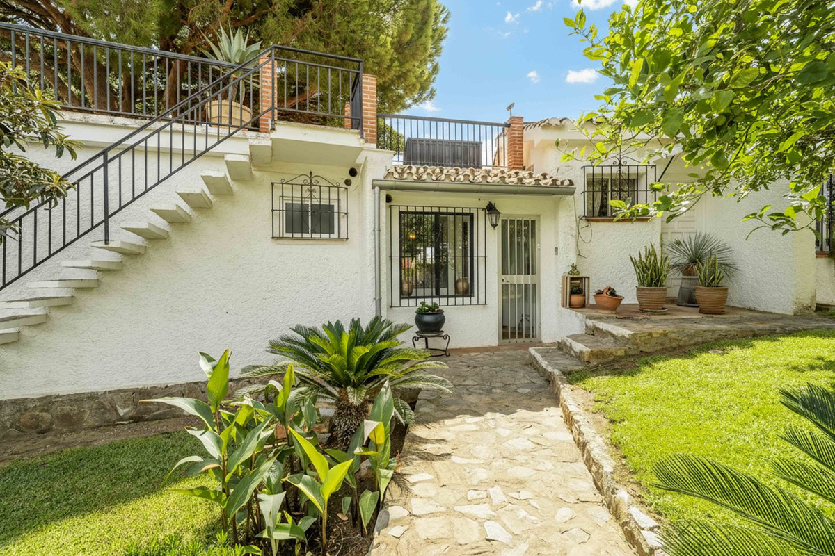 Villa for sale in Fuengirola