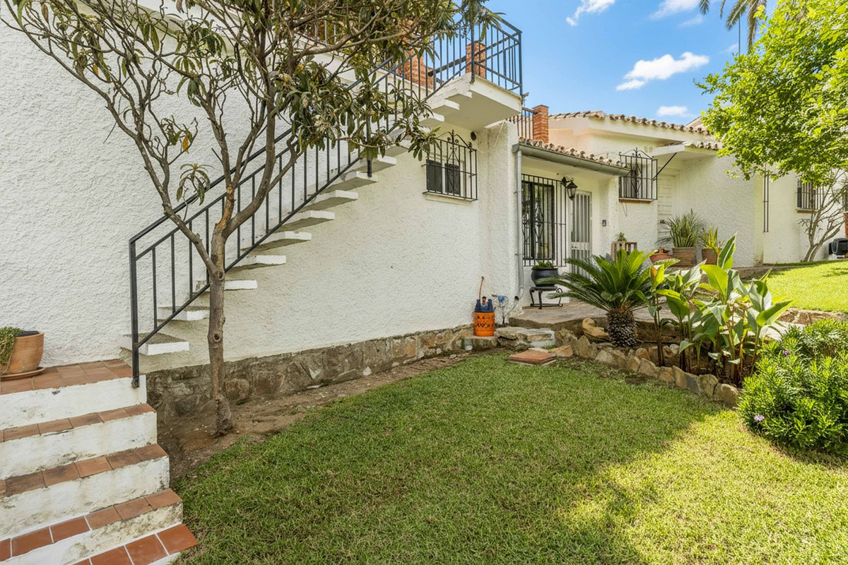 Villa for sale in Fuengirola