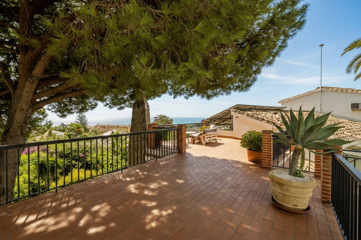 Villa for sale in Fuengirola