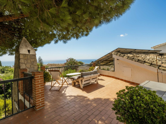 Villa for sale in Fuengirola