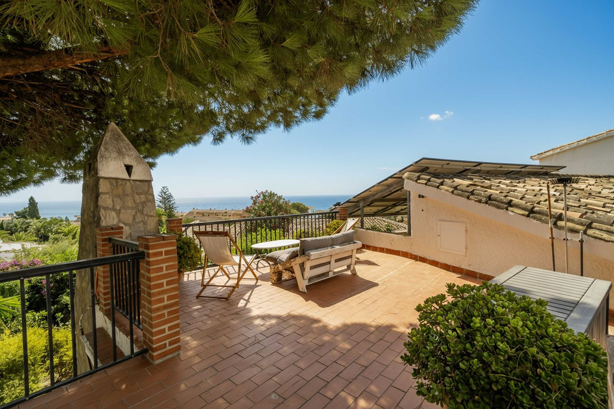 Villa for sale in Fuengirola