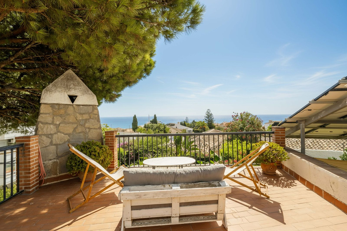 Villa for sale in Fuengirola