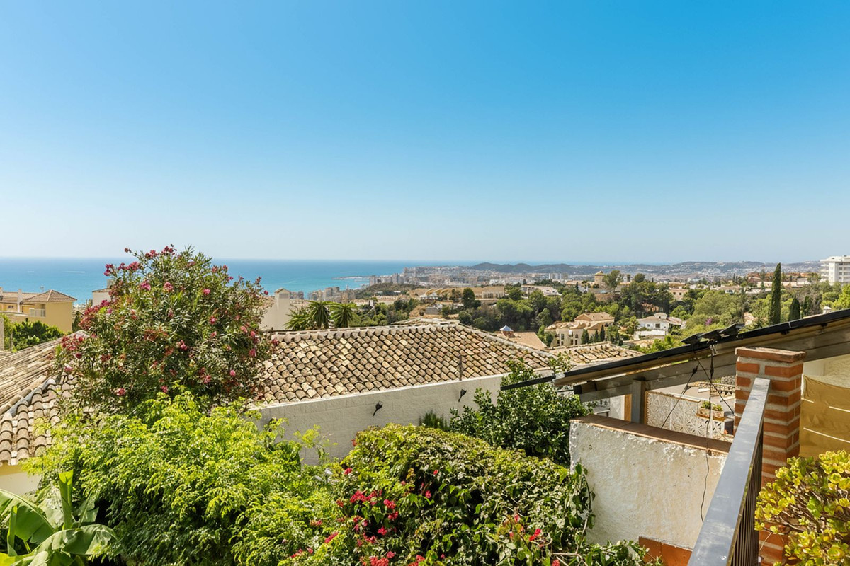 Villa for sale in Fuengirola