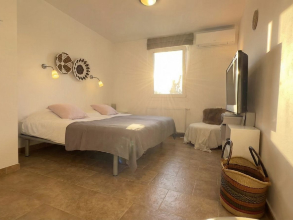 Villa for sale in Guaro