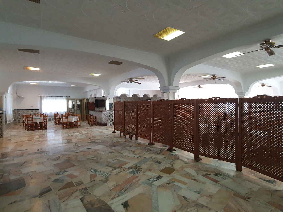 Villa for sale in Guaro