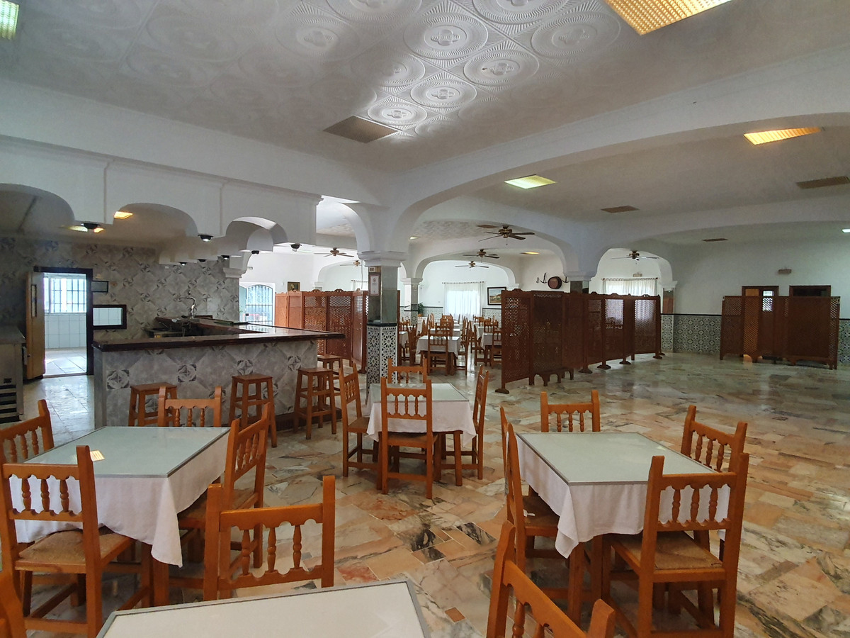 Villa for sale in Guaro