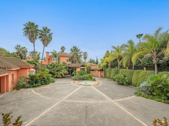 Villa for sale in Marbella