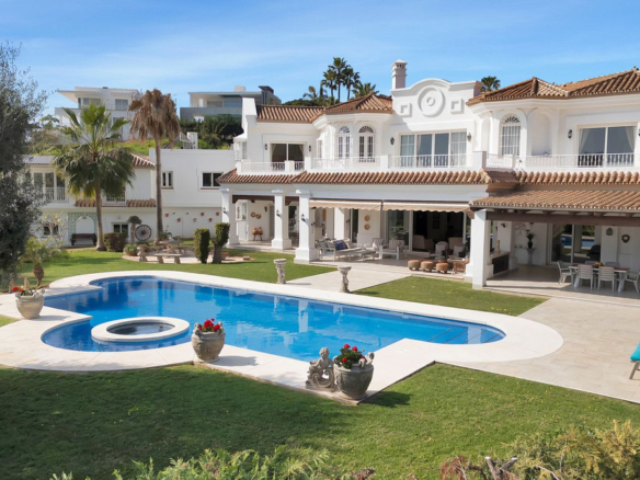Villa for sale in Marbella
