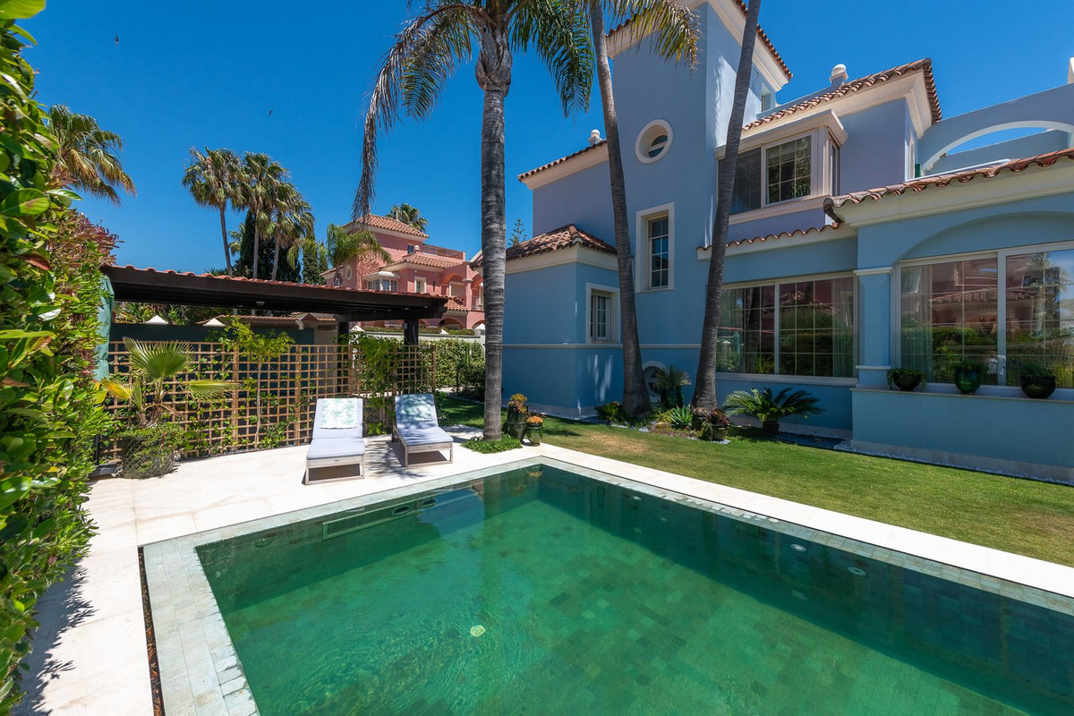 Villa for sale in Marbella