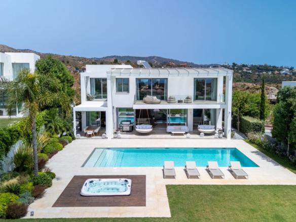 Villa for sale in Marbella