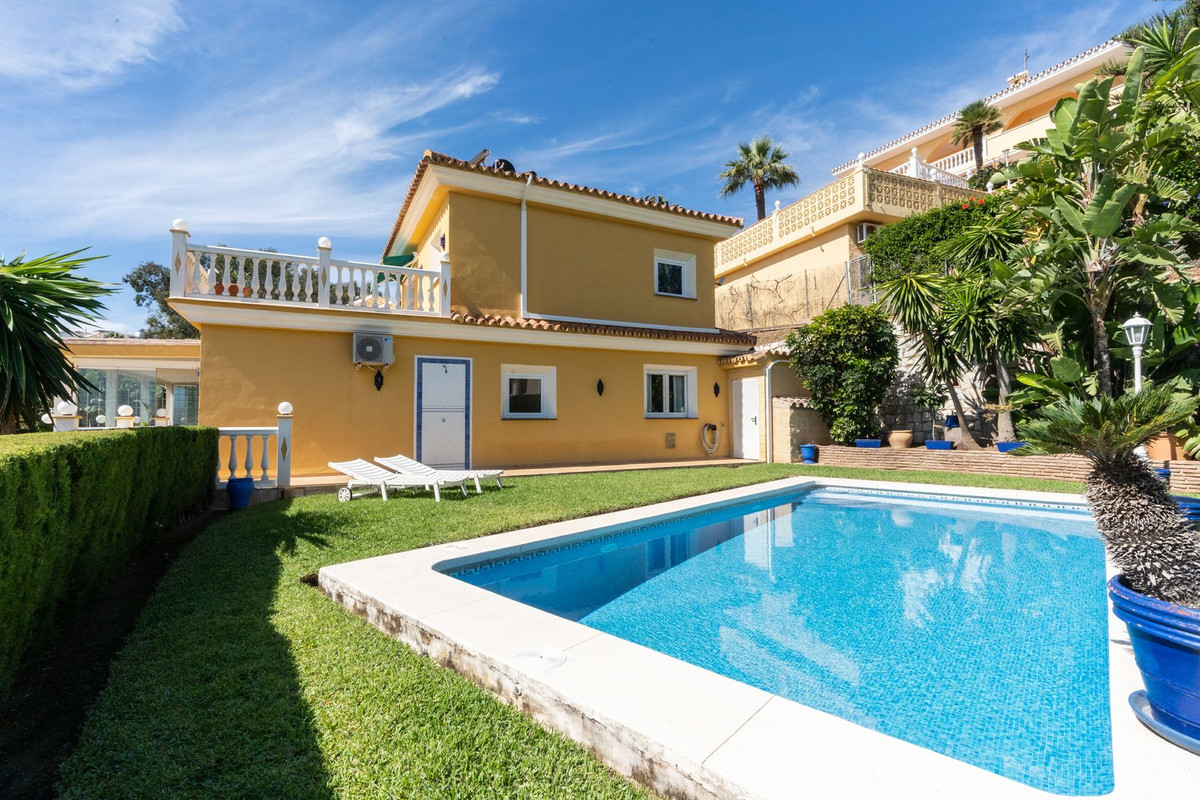 Villa for sale in Mijas