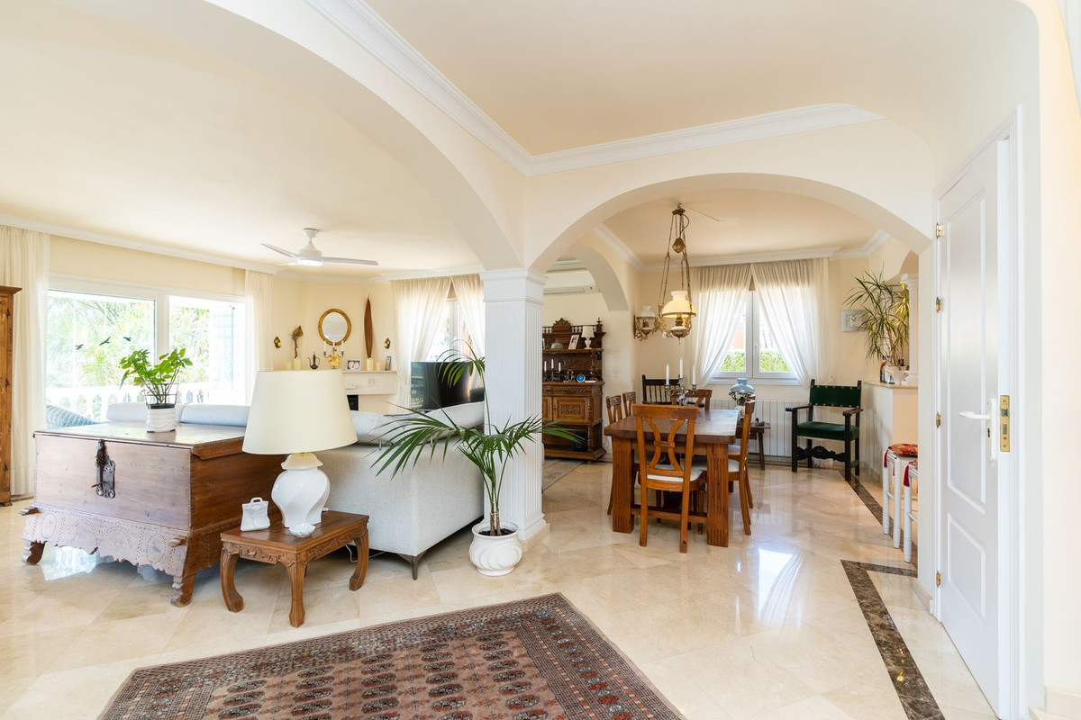 Villa for sale in Mijas