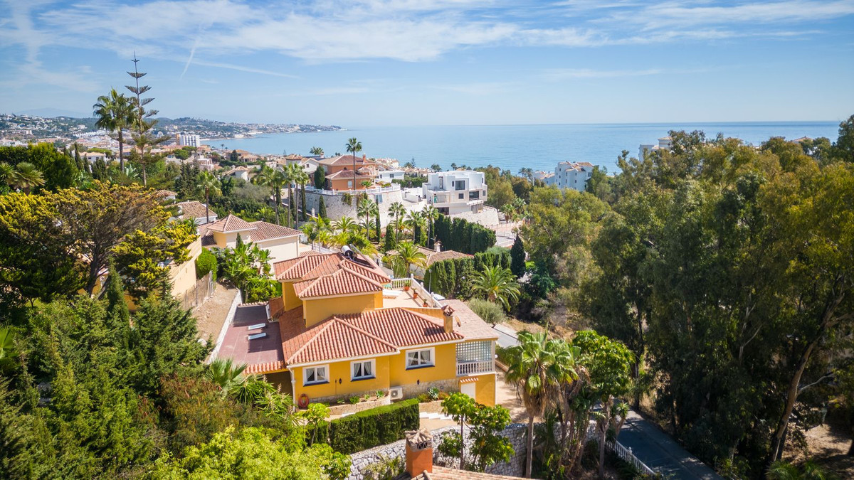 Villa for sale in Mijas