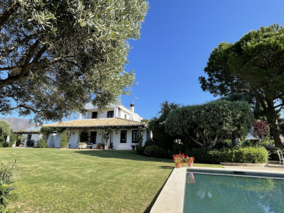 Villa for sale in Mijas