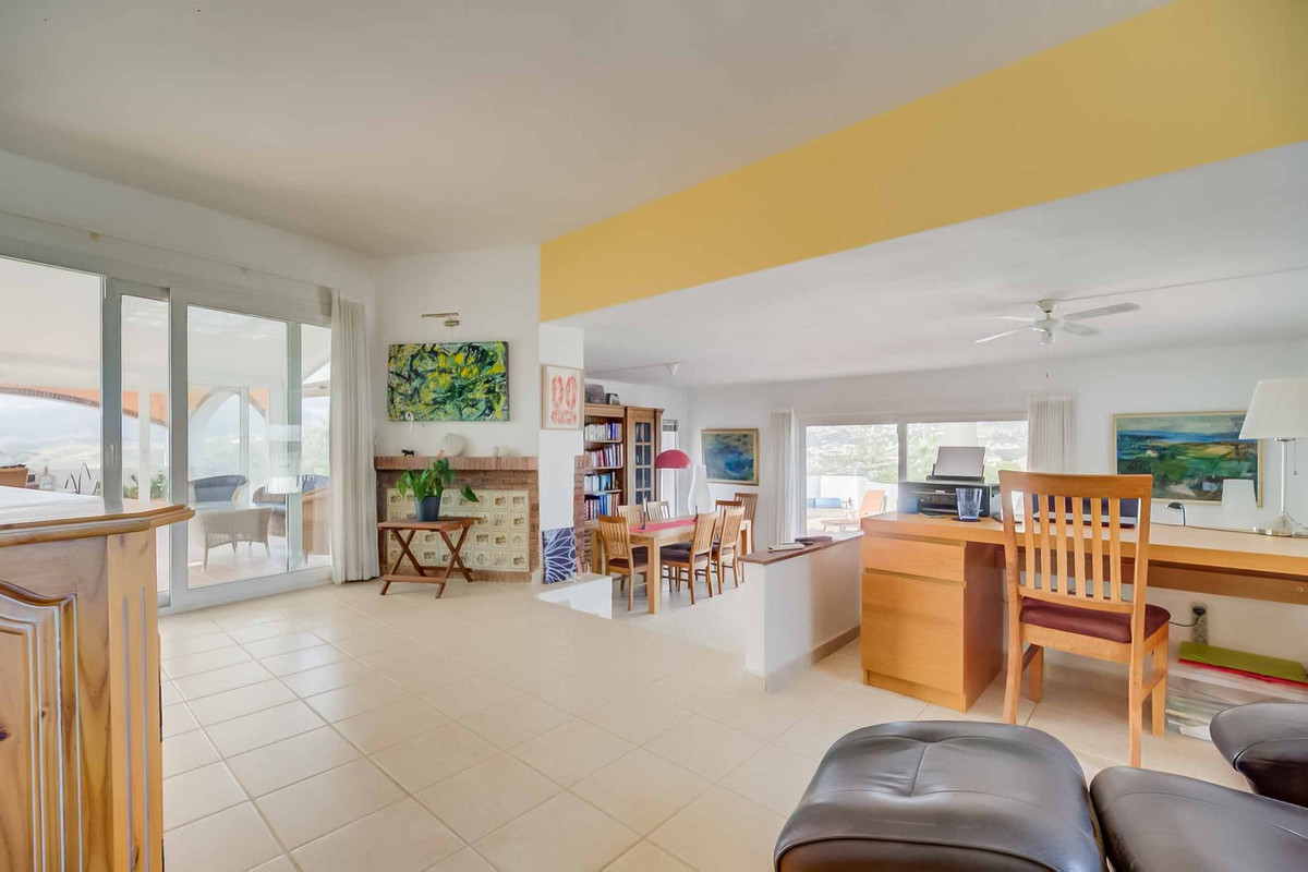 Villa for sale in Mijas